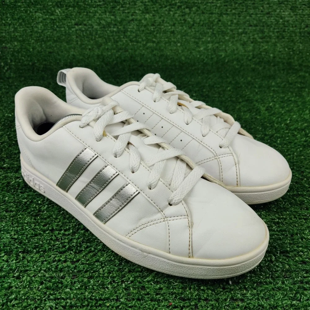 Adidas Sneakers Womens 7 White BB7248 Grand Court Metallic Silver Stripes